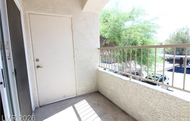 2 beds, 2 baths, $1,299, Unit # 2041