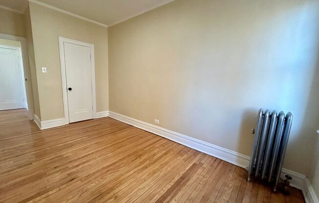 1 bed, 1 bath, $1,200, Unit 4017-2S