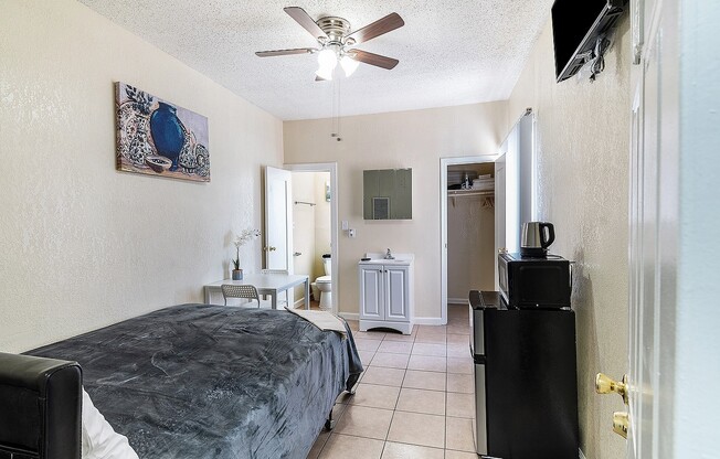 Studio, 1 bath, 154 sqft, $994.58, Unit 312