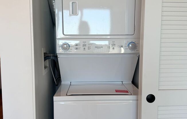 Studio, 1 bath, 422 sqft, $2,195, Unit 608