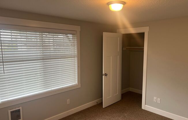 2 beds, 1.5 baths, 810 sqft, $1,650, Unit 918 W 16th Street