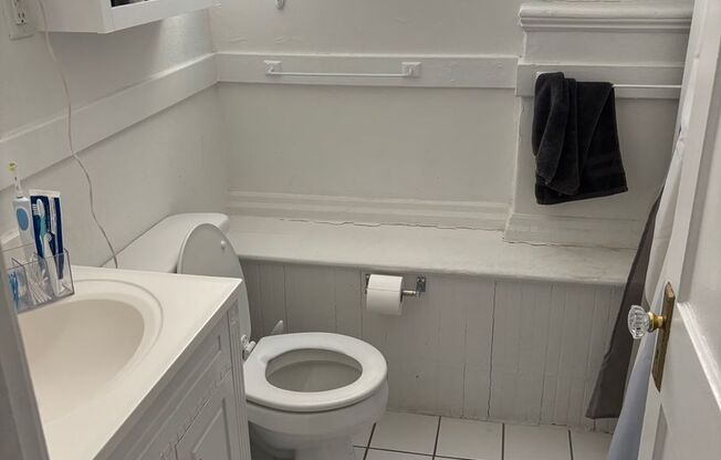 Studio, 1 bath, 537 sqft, $1,950, Unit 101 Summer #117