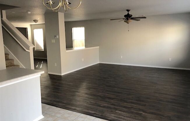 Spacious 3 bedroom 2 bath in Bristol Place!