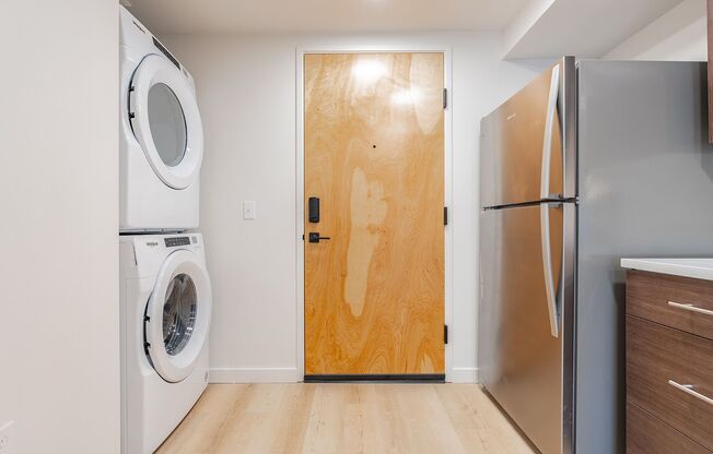 Studio, 1 bath, 307 sqft, $1,295, Unit 829