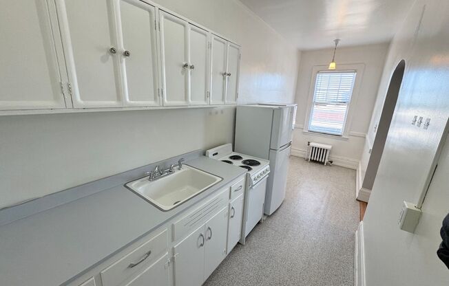 Studio, 1 bath, 500 sqft, $895, Unit 116