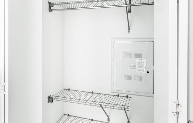 Studio, 1 bath, 443 sqft, $1,870, Unit 702