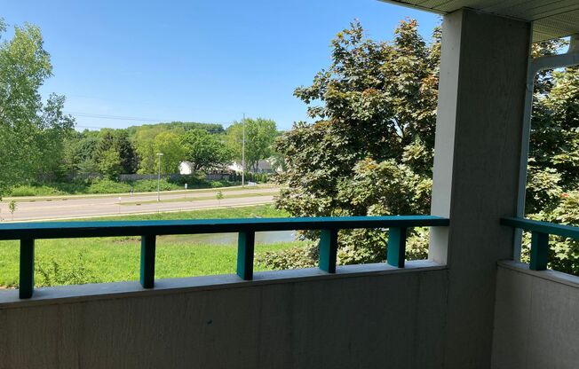 3 beds, 1 bath, 1,040 sqft, $1,695, Unit 3172-302