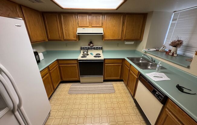 2BR Bedroom 2BA "Split Level Condo and is Furnished with Utilities... Available NOW -January