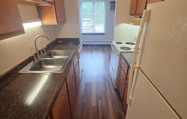 2 beds, 2 baths, 960 sqft, $1,325, Unit 21 - 101