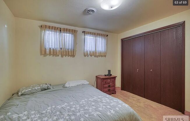 2 beds, 1 bath, $995, Unit Unit 2 - Downstairs