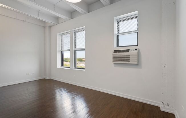 Studio, 1 bath, 212 sqft, $1,450, Unit 304