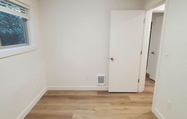 2 beds, 1 bath, 731 sqft, $2,795, Unit 105