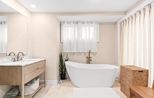 2 beds, 2.5 baths, 2,173 sqft, $5,500, Unit 5