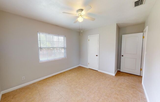 4 beds, 2.5 baths, $2,100