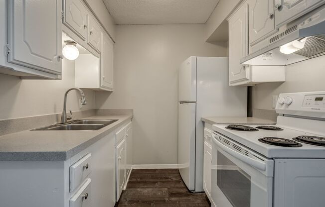 2 beds, 1 bath, 800 sqft, $980, Unit 5903-103