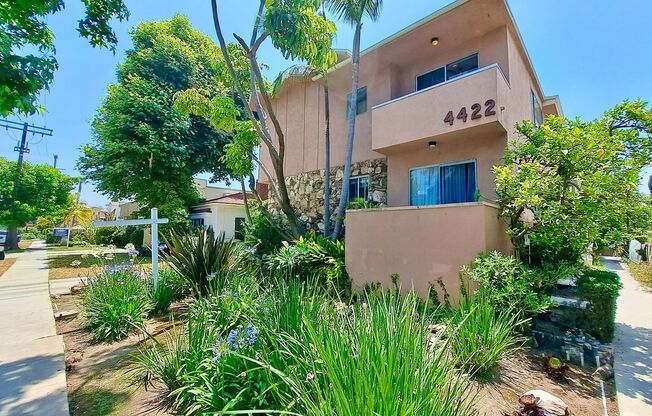 PRIME Los Feliz location!