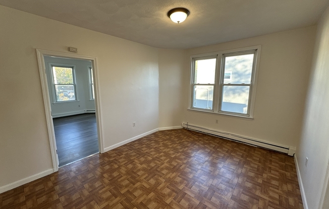 2 beds, 1 bath, $2,400, Unit 2