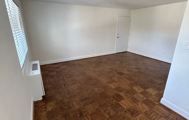 1 bed, 1 bath, 700 sqft, $1,700, Unit 500-22