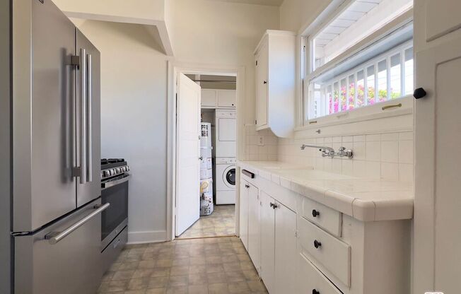 1532 ROSALIA RD