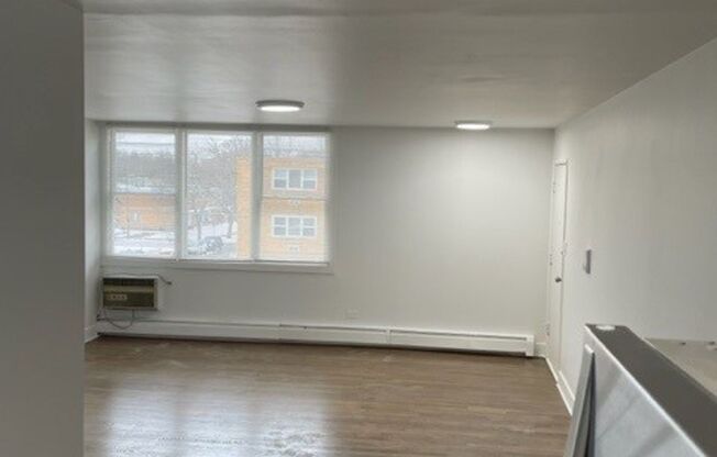 2515 West Jerome Apartments