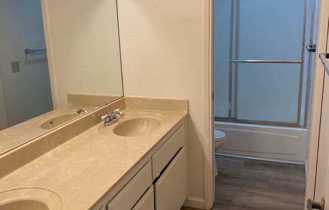 2 beds, 1 bath, $1,890, Unit # 78