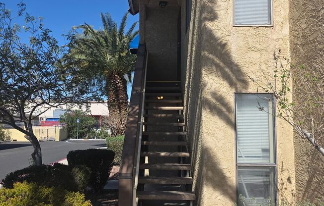 Beautiful CONDO 2 Bedroom- 2 Bath