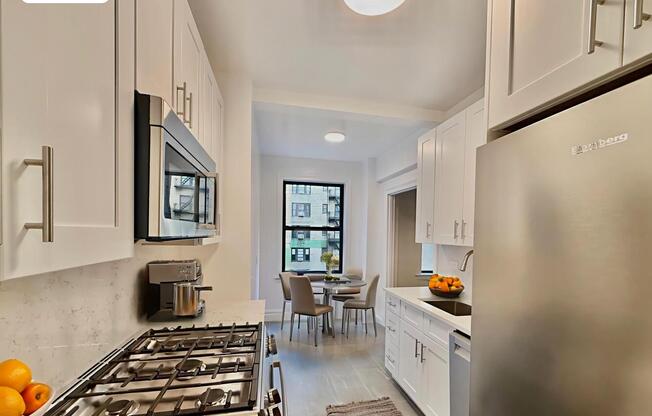 1 bed, 1 bath, 904 sqft, $6,650, Unit 5J