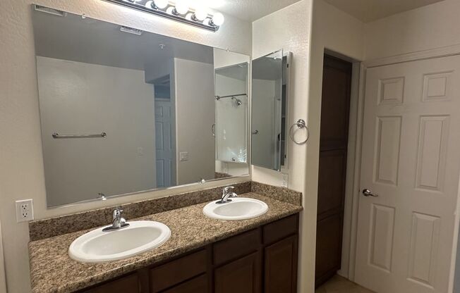 2 beds, 2.5 baths, $1,995, Unit Unit 134