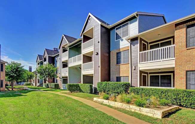 luxury apartments near walnut creek exterior building shot