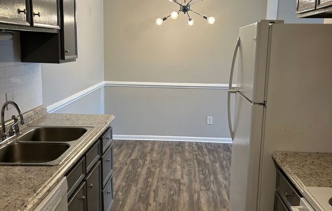 1 bed, 1 bath, 616 sqft, $878, Unit 19