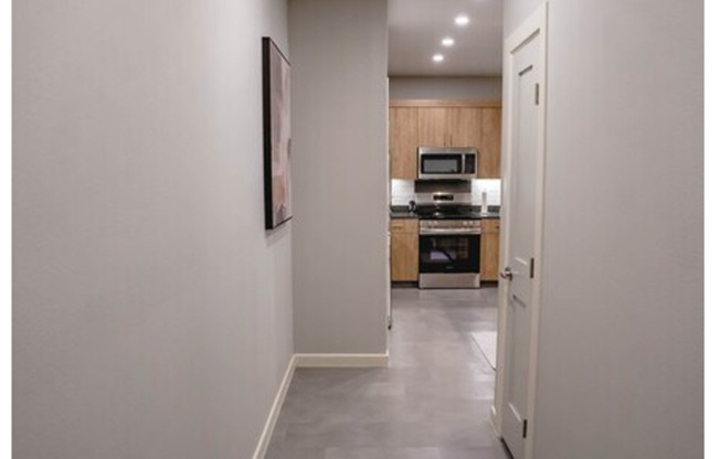 2 beds, 2 baths, 1,037 sqft, $995, Unit C-02/ WHITE C/ GRASS VIEW