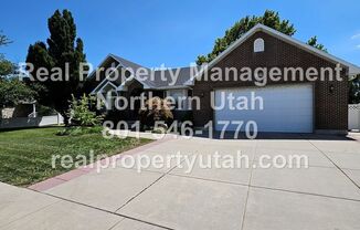 3 beds, 2.5 baths, $2,200