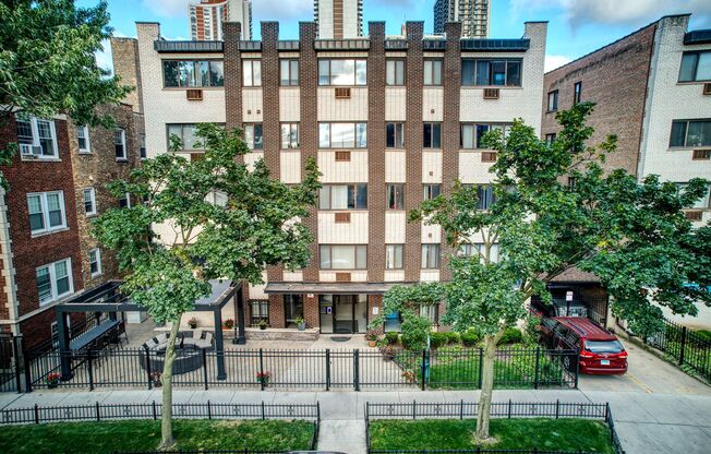 1 bed, 1 bath, 581 sqft, $1,850, Unit 402