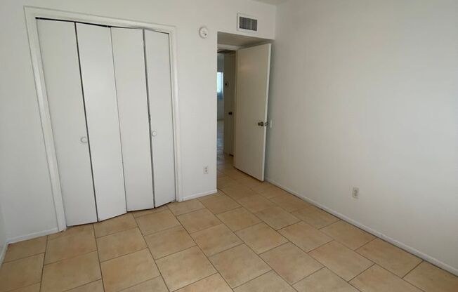 2 beds, 1 bath, 800 sqft, $940, Unit 221