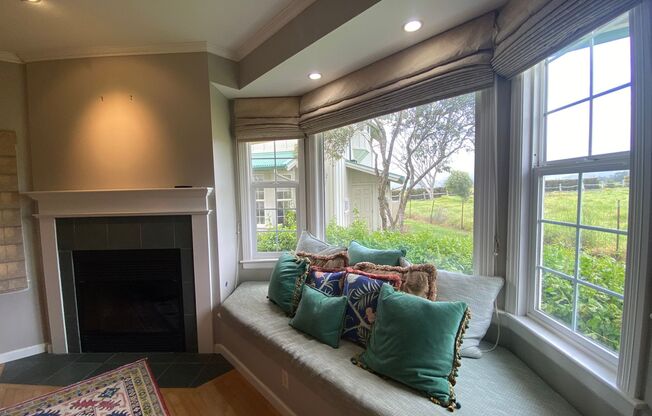 Charming Kamuela Cottage | 2BR/3BA + Bonus Room | Mountain Views