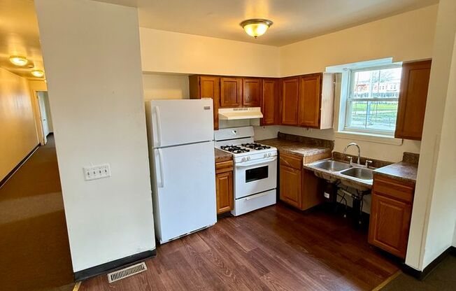 2 beds, 1 bath, 730 sqft, $950, Unit 800A