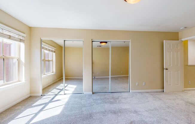 1 bed, 1.5 baths, $1,995, Unit #19