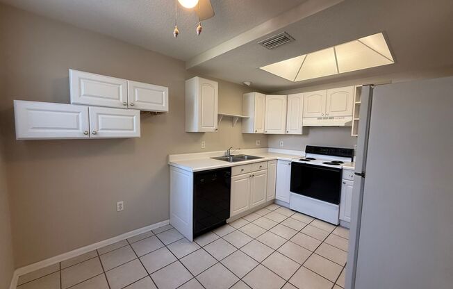 Valencia Apartments