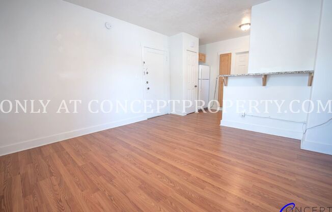 1 bed, 1 bath, 500 sqft, $1,049, Unit 15 - R