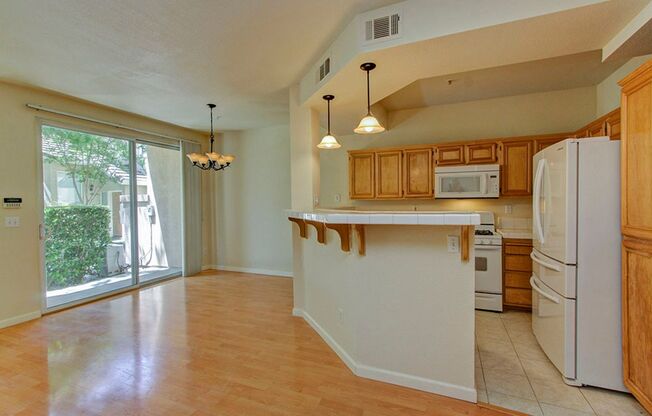 2 beds, 2.5 baths, $3,200