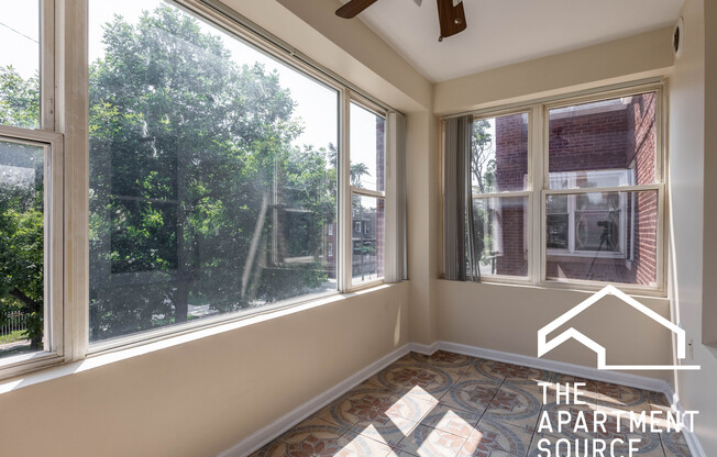 1102 N CENTRAL AVE