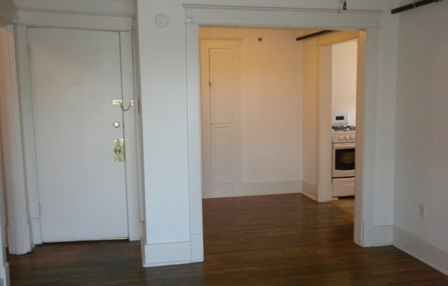 1 bed, 1 bath, $695, Unit Apt 301