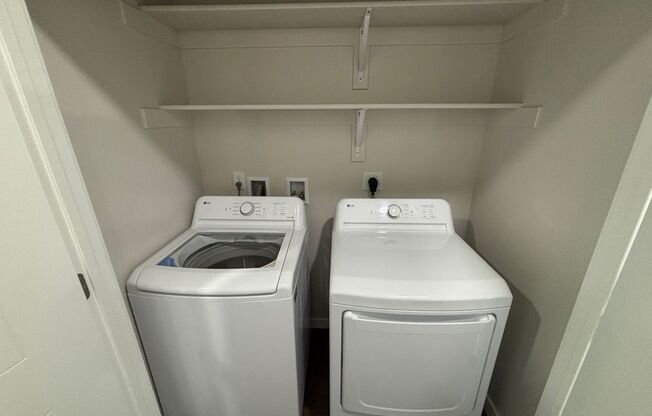 2 beds, 2 baths, 957 sqft, $1,850, Unit 517 - B1120 Corner Unit