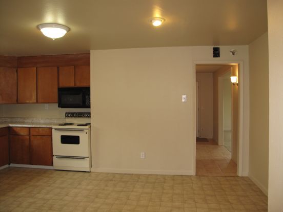 3 beds, 1 bath, 1,500 sqft, $2,895, Unit Upper