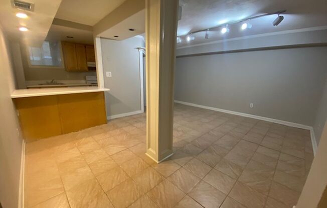 2 beds, 2 baths, 1,000 sqft, $1,650, Unit 29