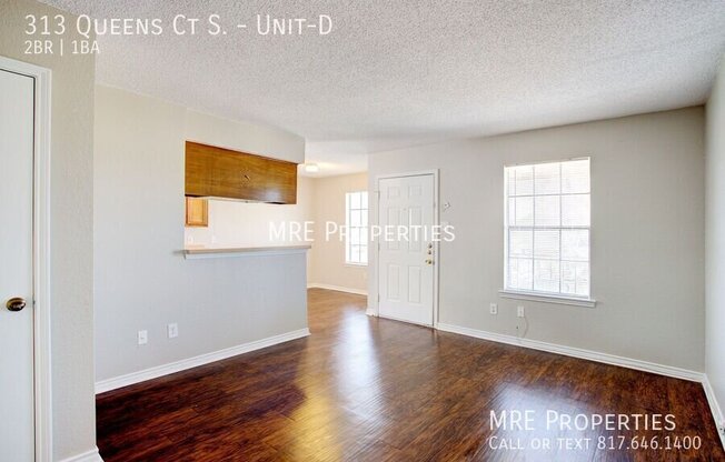 313 QUEENS CT S