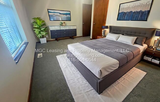 204-212 NW Woods Chapel Rd