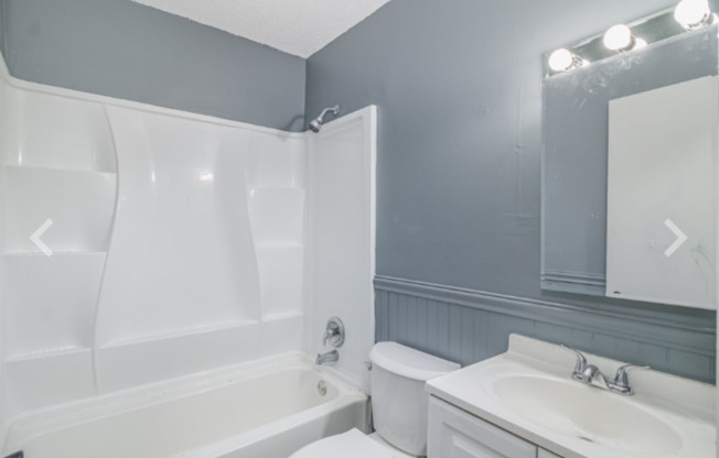 5301 - 5305 Russell -Sommerset Place
