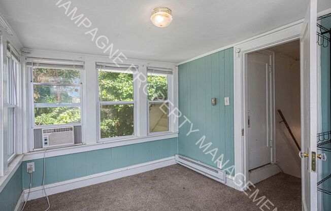 3 beds, 1 bath, $1,275