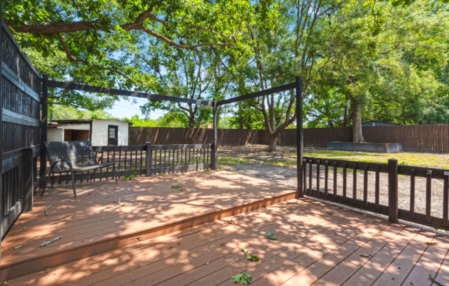 2720 N OAKRIDGE CIR
